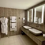 Au Logis Des Remparts Hotel