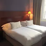 Au Logis Des Remparts Hotel