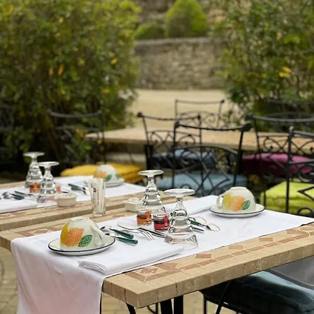 Au Logis Des Remparts 3*