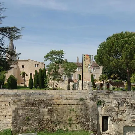 فندق Au Logis Des Remparts