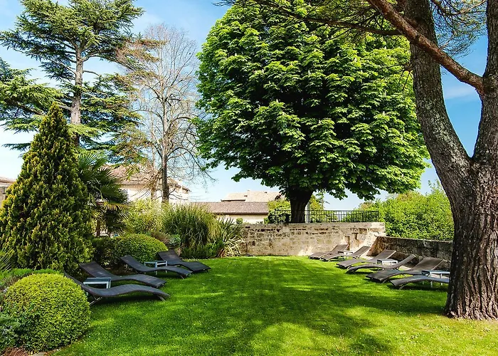 Hotel Au Logis Des Remparts 3*